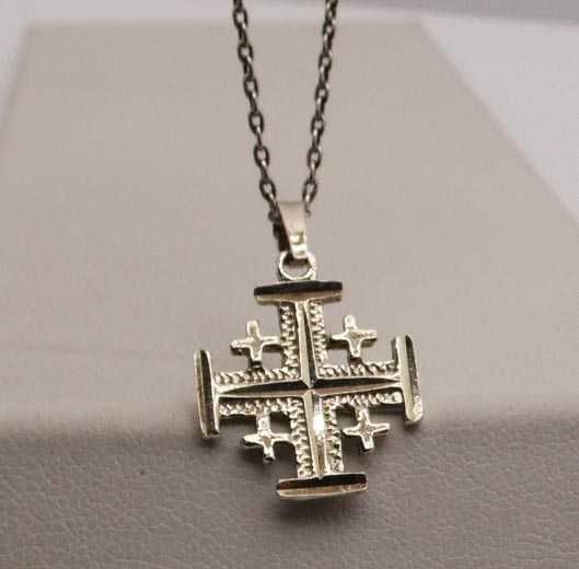 Delikatny srebrny Krzyżyk Jerozolimski