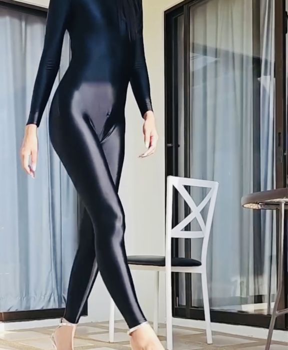 Czarny catsuit overal kombinezon z lycra ala latex