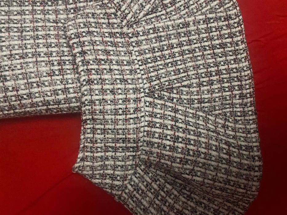 Дуже гарний костюмчик для дівчинки.