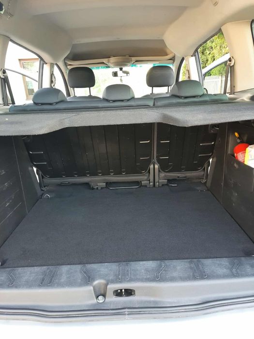 Smochód Peugeot Partner TEPEE