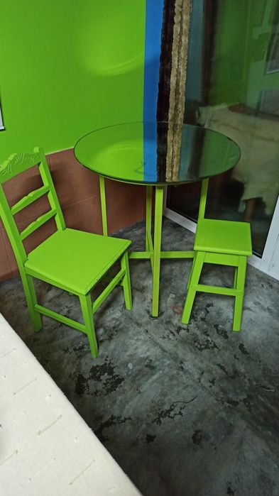 Mesa, Cadeira, Banco e Espelho