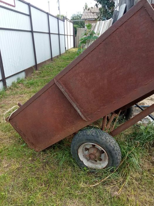 Трактор з прицепом