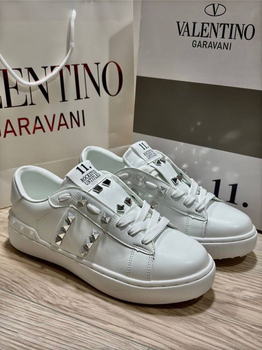 Кросівки Valentino