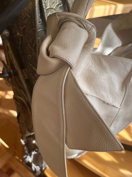 большая сумка salvatore ferragamo женская розовая кожаная нюд светлая