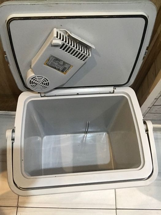 Lodówka turystyczna samochodowa