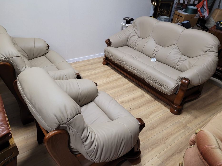 SALON 1000 metrów :) Komplety wypoczynkowe komody stoły itd:)