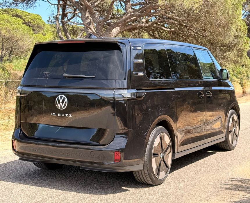 VW ID.Buzz Pro