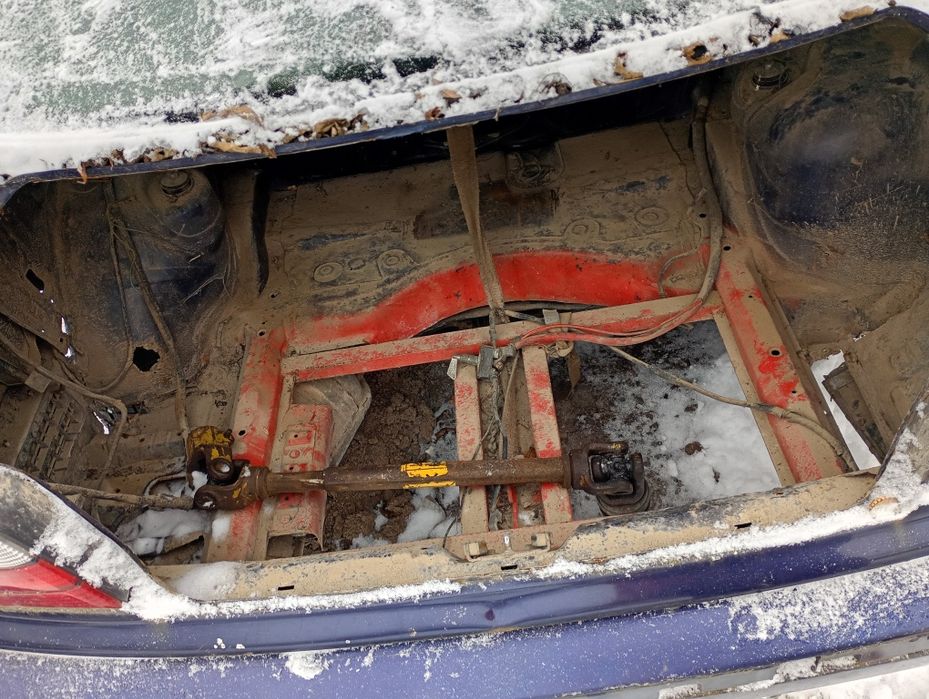 BMW E36 328i sedan gruz