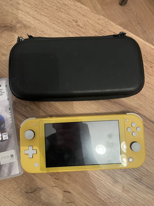 Nintendo Switch Lite + fifa 23