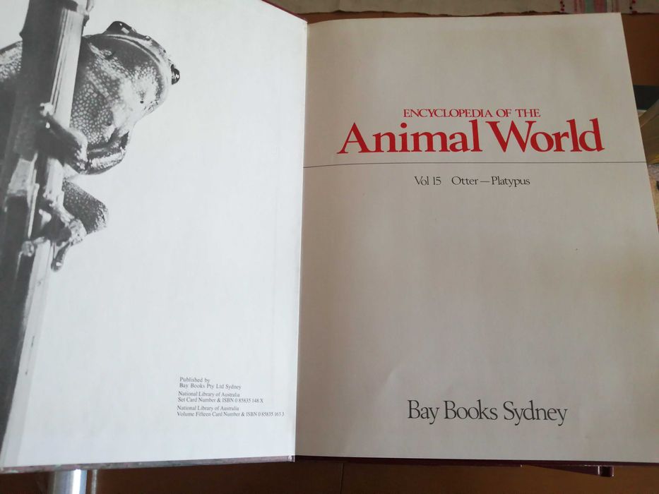 Encyclopedia of the Animal World  - Bay Books Sydney, 21 vols.