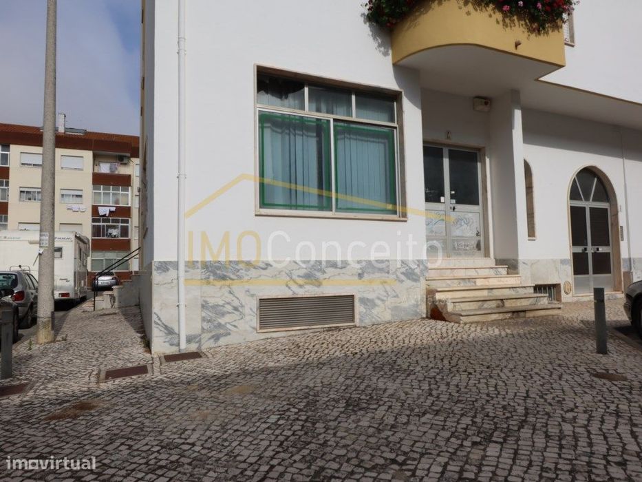 Loja com cave| Centro do Entroncamento