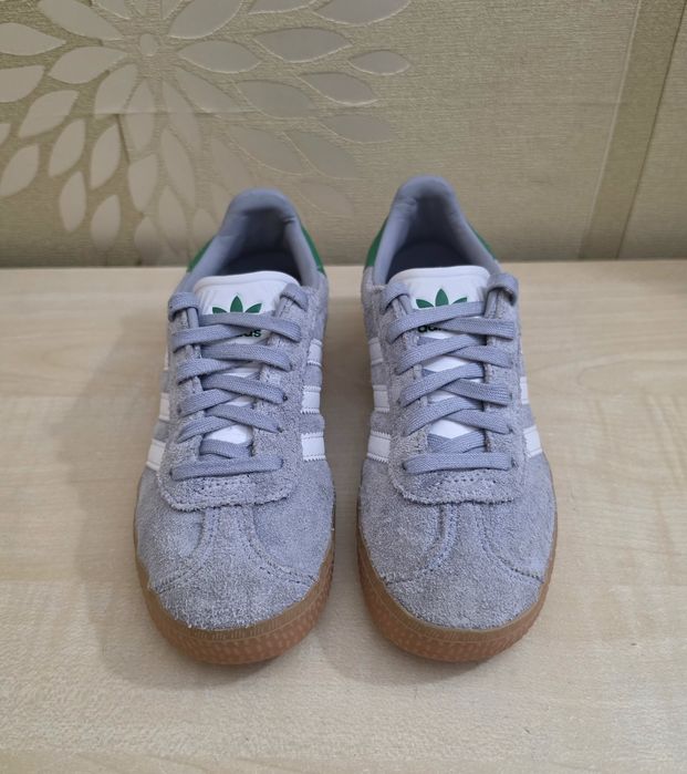 Дитячі кросівки Adidas Gazelle оригінал розмір 30