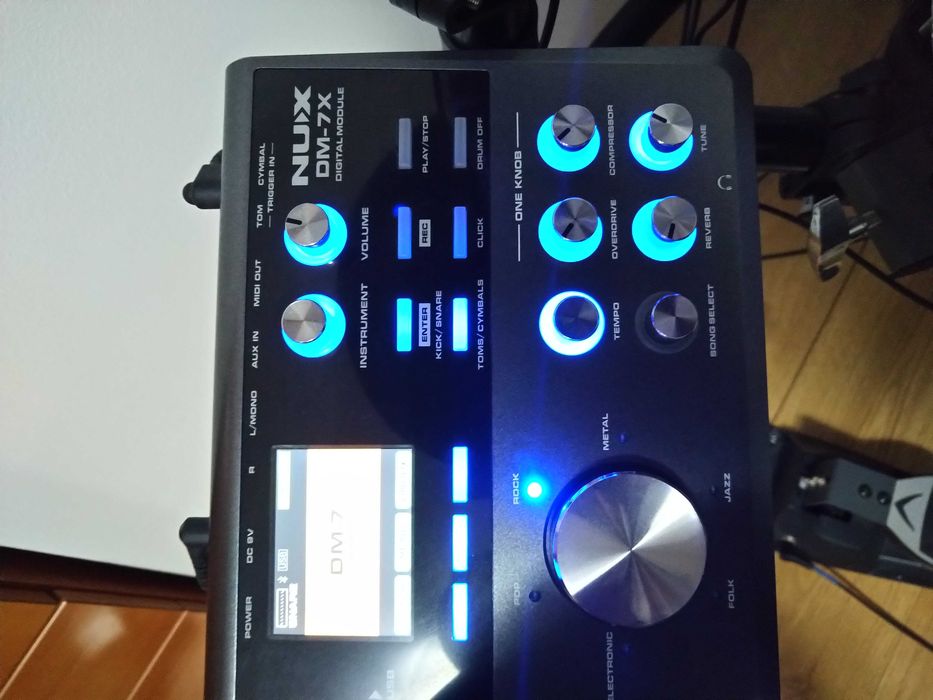 Bateria Marca NUX eletrónica como nova