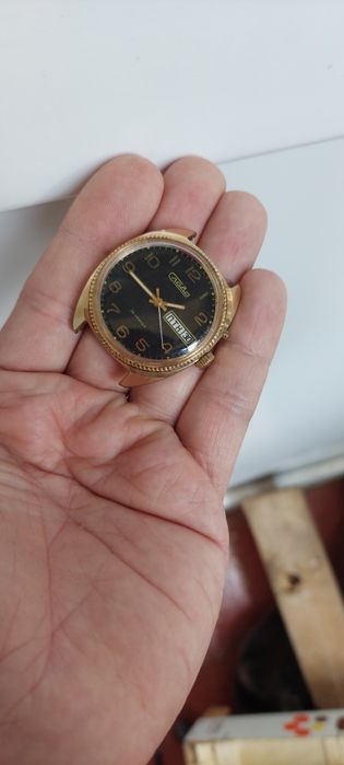 Часы наручные очень точно идут механизм хороший и вид приличный