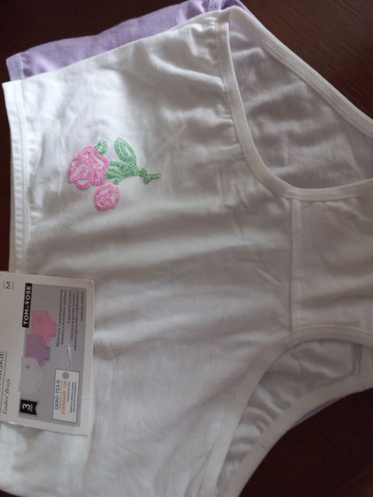 Majtki  damskie r.M NOWE .3szt