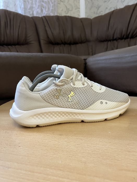 Чоловічі кросівки Under Armour Charged Pursuit 3