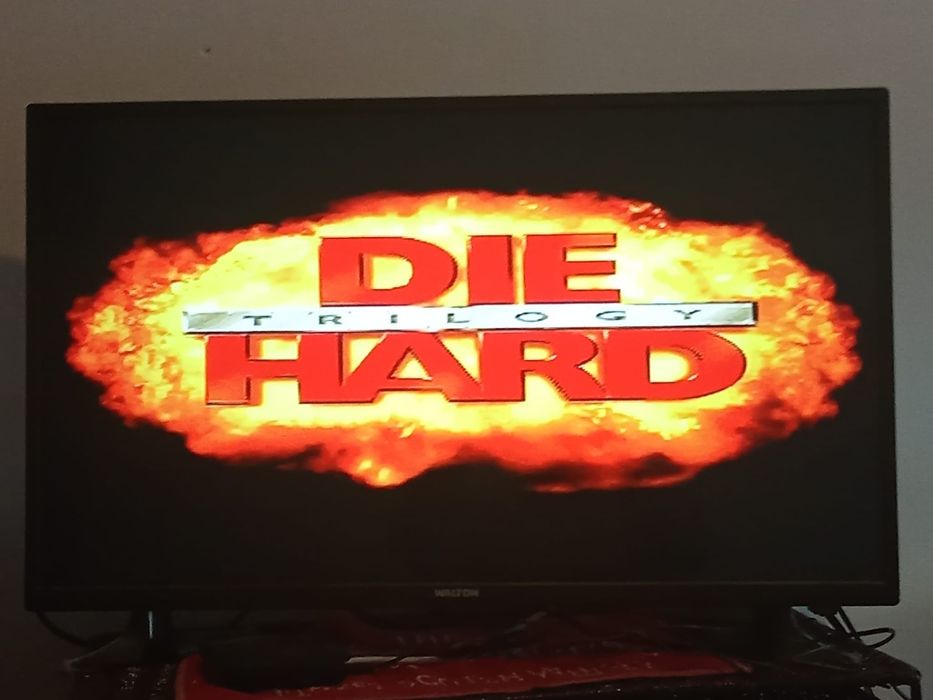 Pack 2 Jogos PS1 Originais: Doom + Die Hard Trilogy (Com Manuais