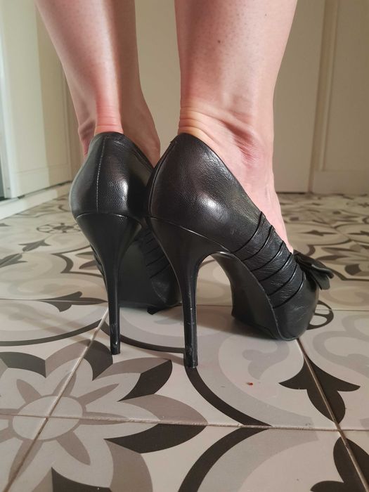 Szpilki na koturnie firmy Nine West rozmiar 39.