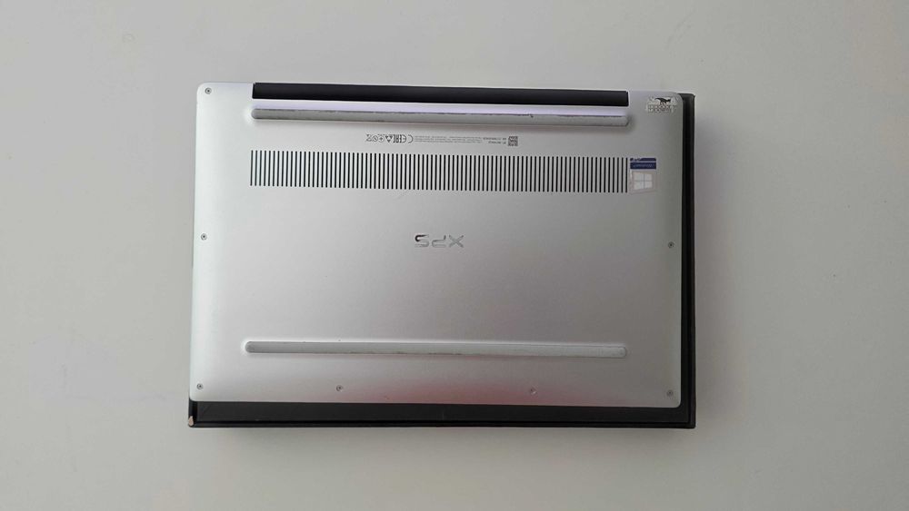 Dell XPS 13 (9370) - i5-8250U / 8GB RAM / 1TB SSD