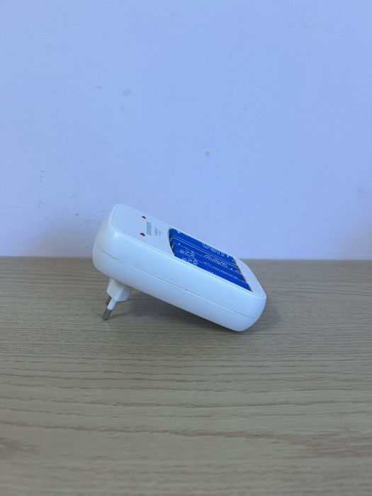 Carregador de Pilhas Recicláveis, 4 espaços