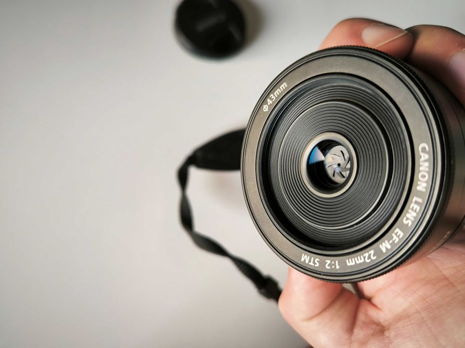 Canon M100 + EF-M 20mm f2.0 - totalmente funcional