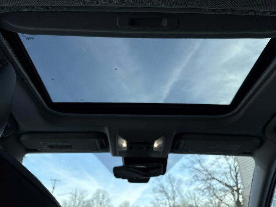 Toyota RAV4 Hybrid Limited      2022