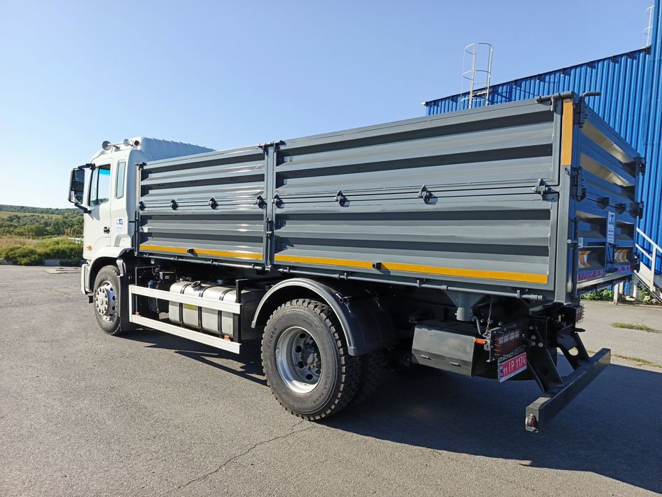 Самоскид, самосвал, зерновоз,сільхознік.