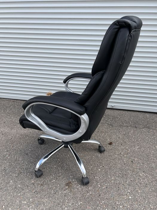 Крісло офісне.