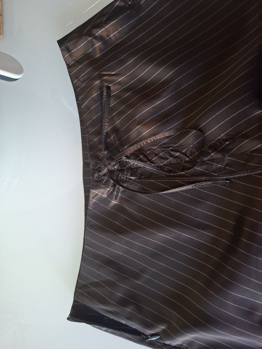 Saia acetinada comprida