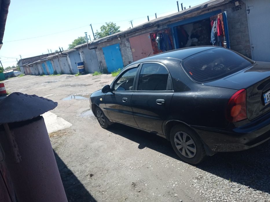 Продам семейный автомобиль.