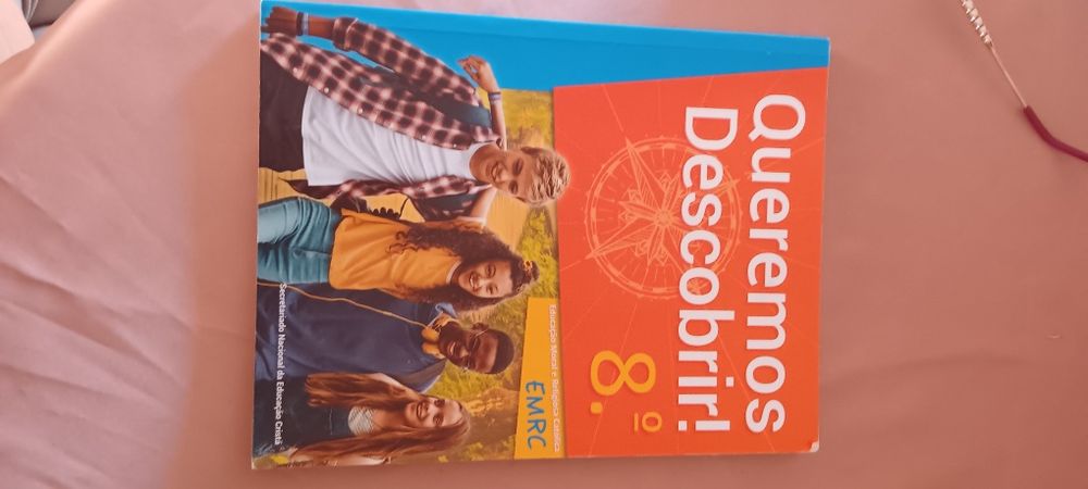 Queremos  descobrir! 8 ano religião moral e religião católica