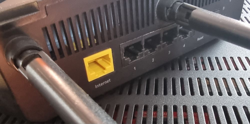 Router Netgear RAX10 WiFi 6 – używany, stan bdb, zasilacz