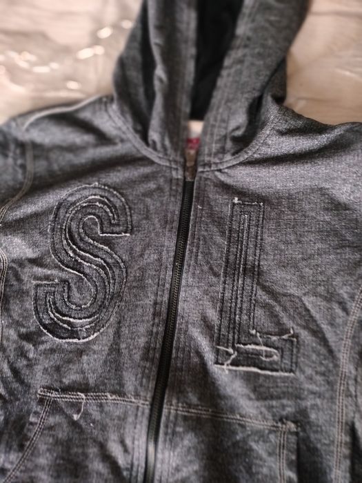 Várias peças , vários preços mas o máximo é de apenas 10 €