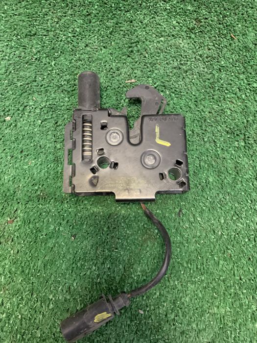 Audi Q7 4M 2016-2025 замок капота лівий правий з датчиком