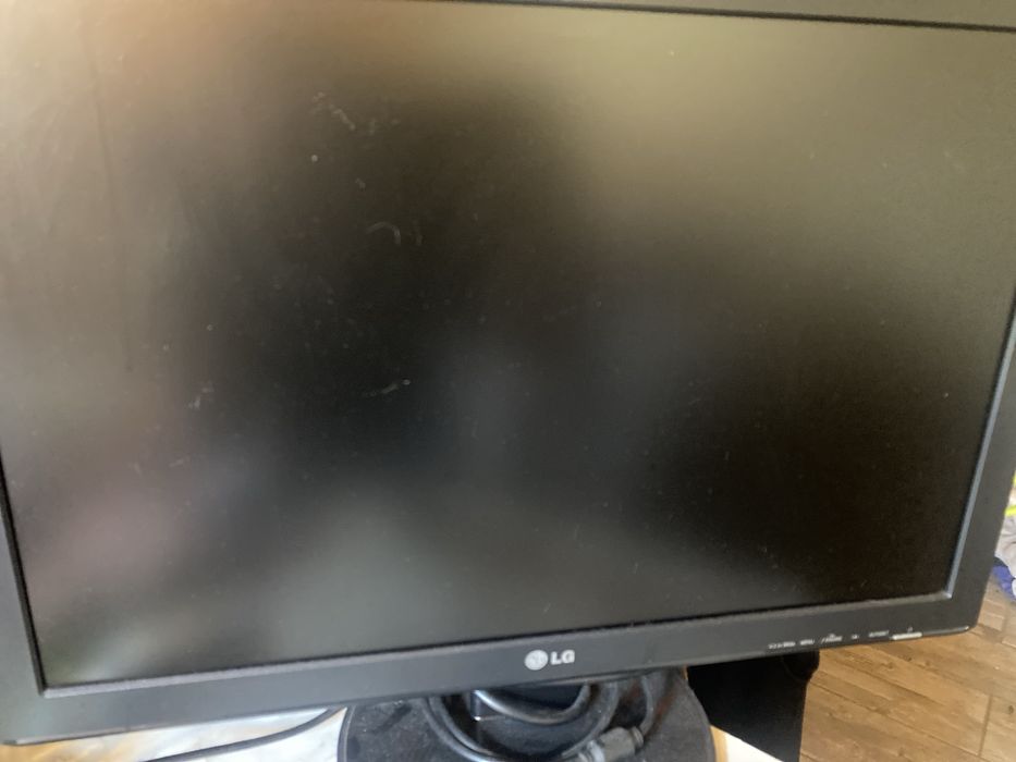 Monitor LG 18 polegadas64585932802819120