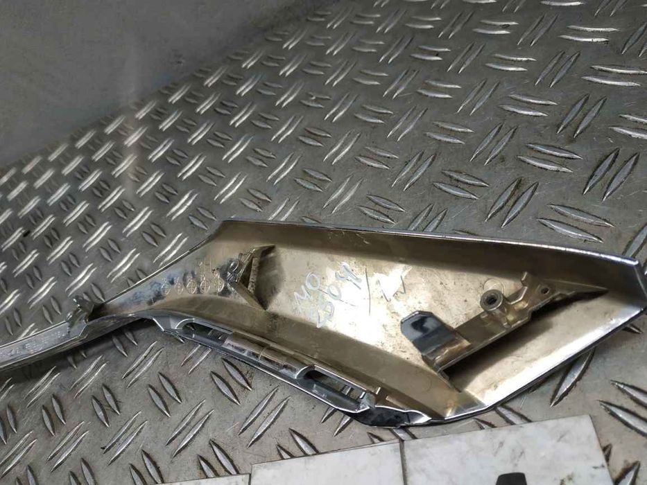 Mitsubishi Outlander 4 15- Молдинг хром бампера перед R нижній MO2504 6407A144