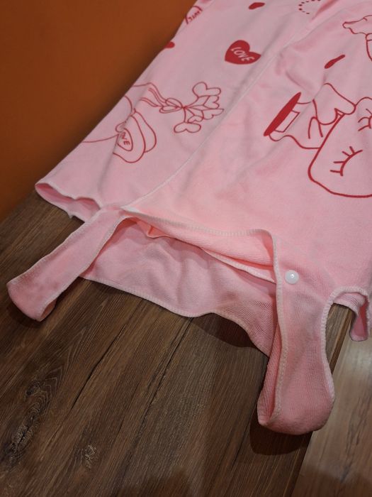 Różowy szlafroczek kąpielowy