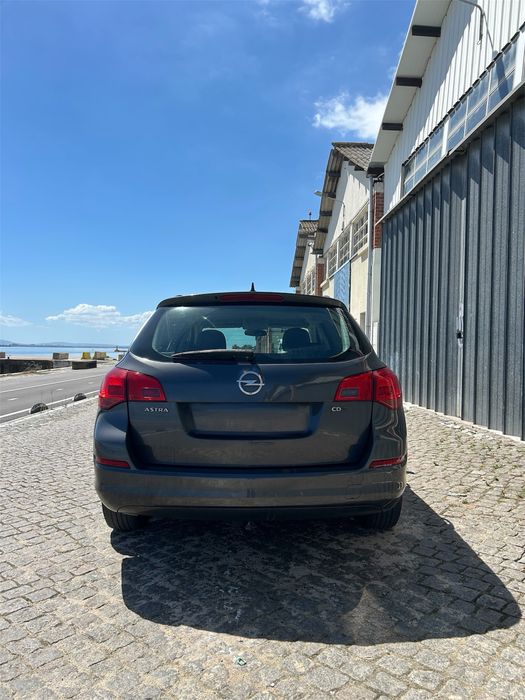 Opel Astra Sports Tourer 1.7 2012 — photo 5