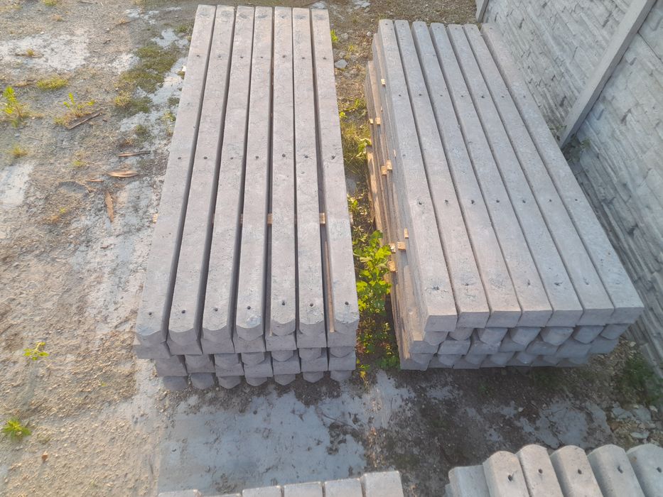 Słupki betonowe do siatki leśnej