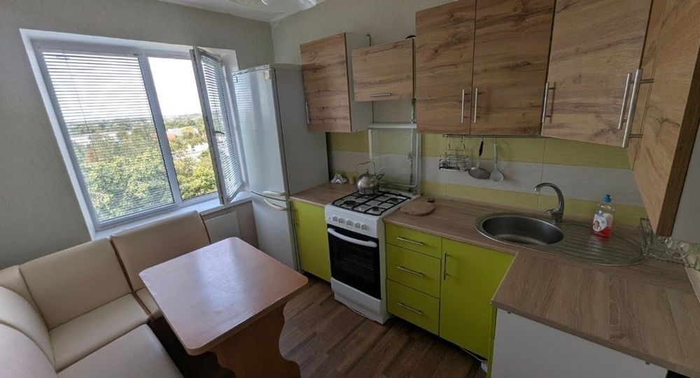 Сдам Посуточно  2, 3 комн. квартиры. Обустроены Центр