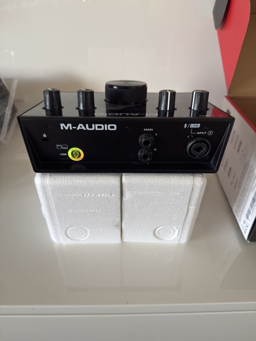 Аудіоінтерфейс М-Audio AIR 192/4 Vocal Studio Pro Recording Black