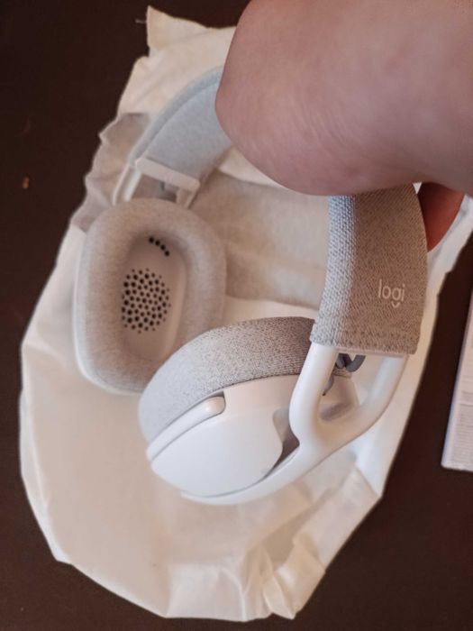 Навушники Logitech Zone Vibe 100 Wireless Off-White
