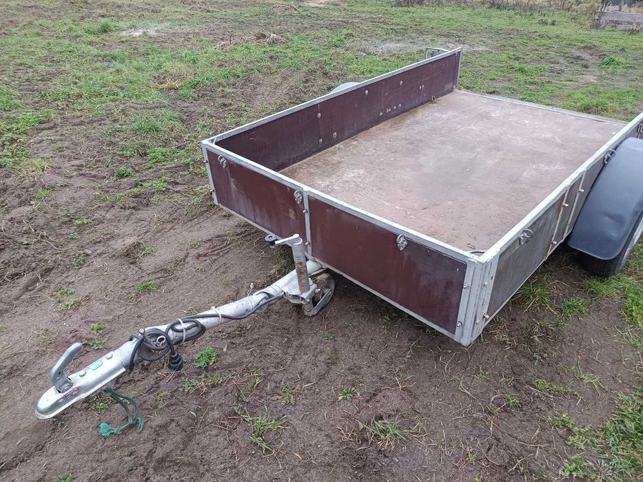 Przyczepka samochodowa 700kg łamany dyszel rampa zarejestrowana 1981