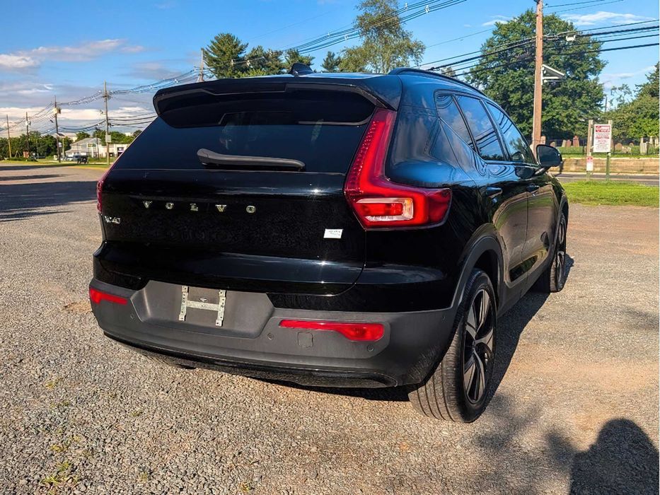 Volvo XC40 Electric      2022
