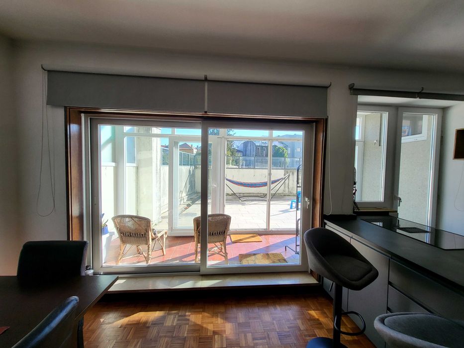 Apartamento T4 com terraço em Faria Guimarães, Porto