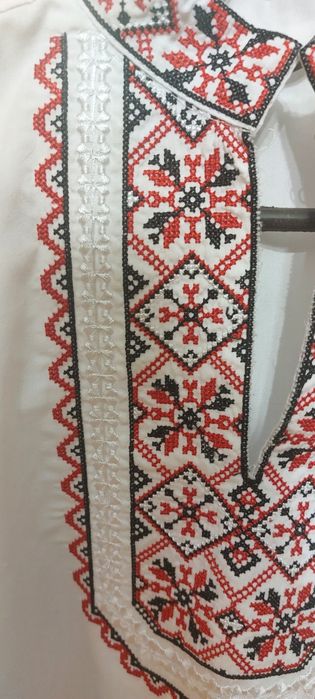 Продам вишиванку на хлопчика