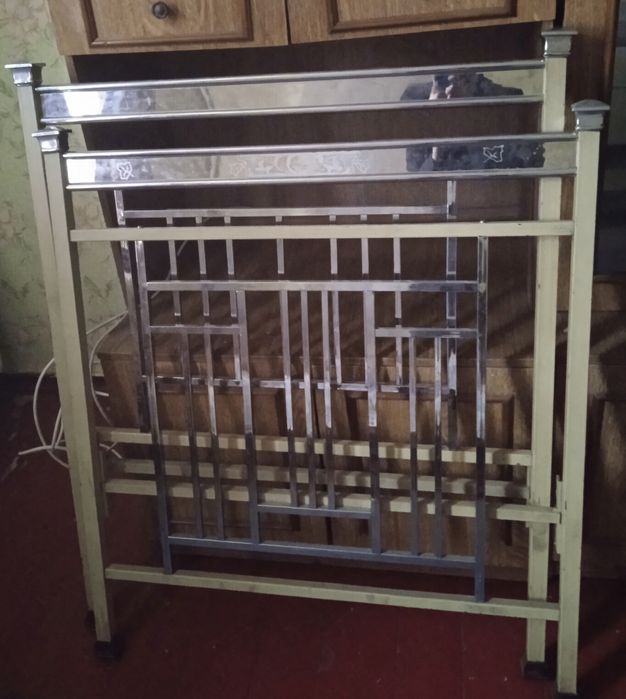 Продам панцирную кровать