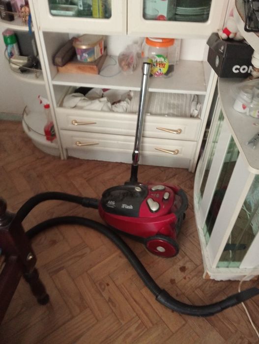 Aspirador a trabalhar bem  de filtro