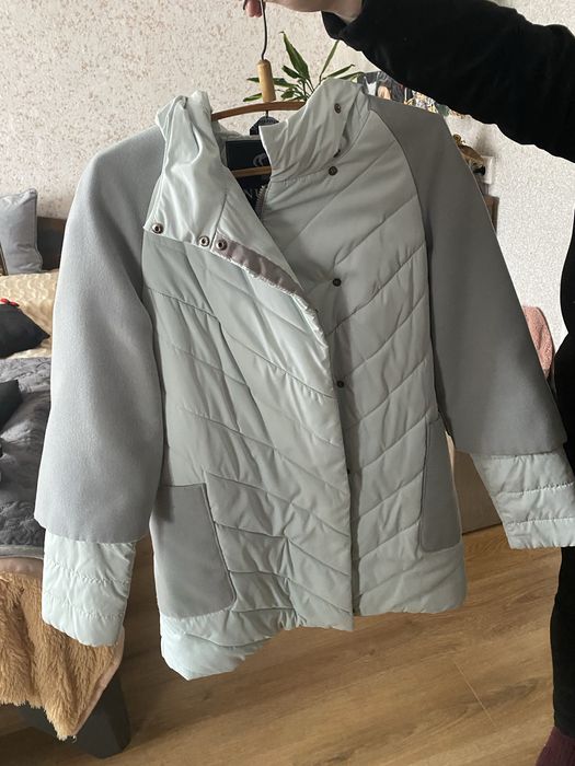 Весняне  пальто з кашеміровими рукавами