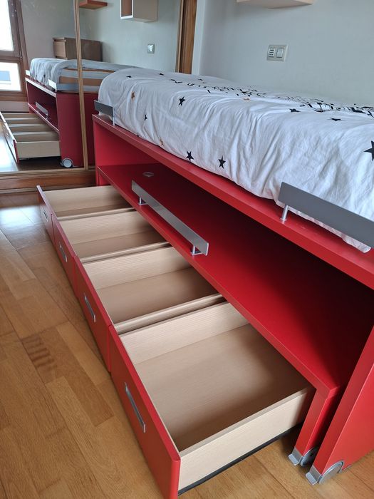 Cama de solteiro dupla e com gavetões